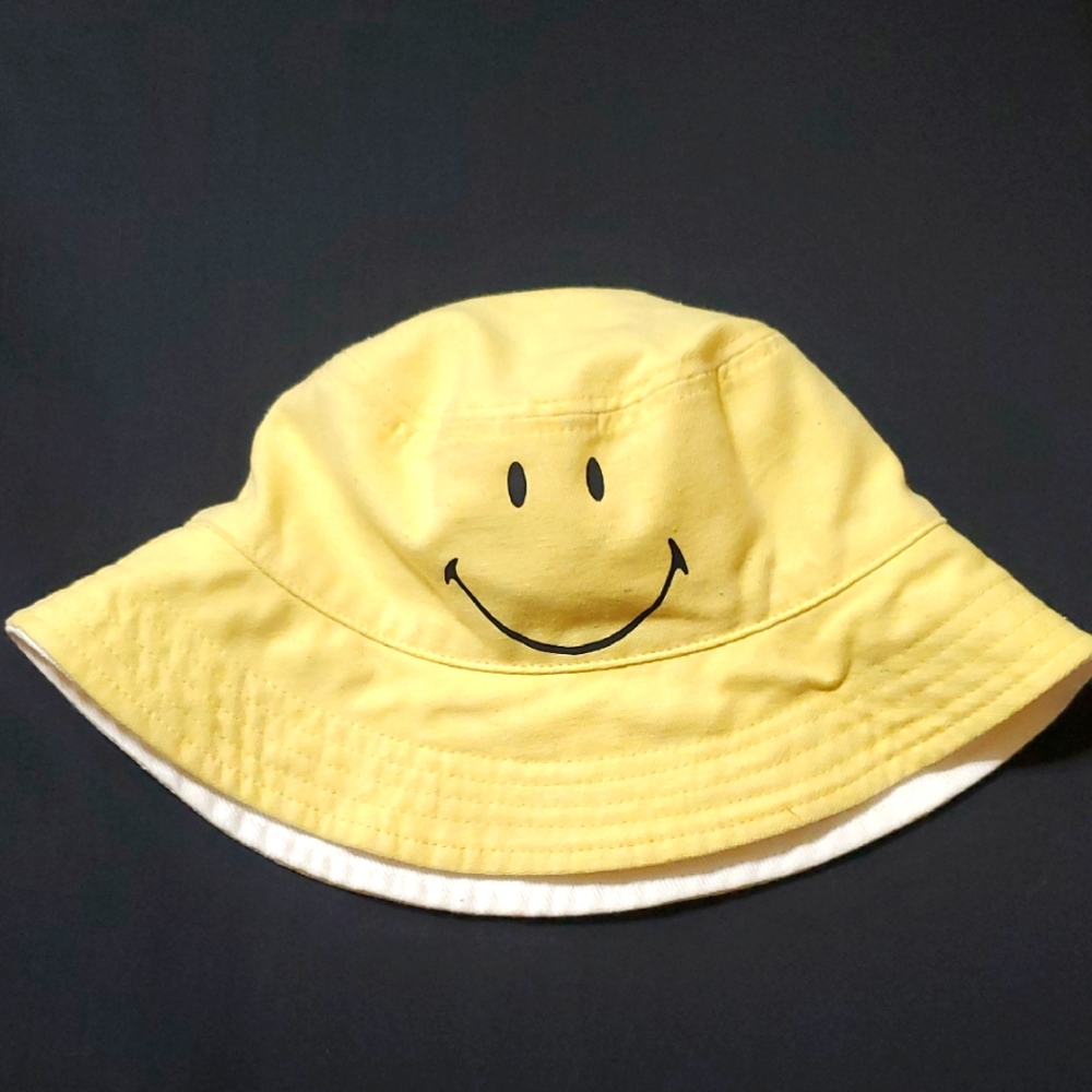 Reversible Yellow And White Smiley Face Bucket Hat